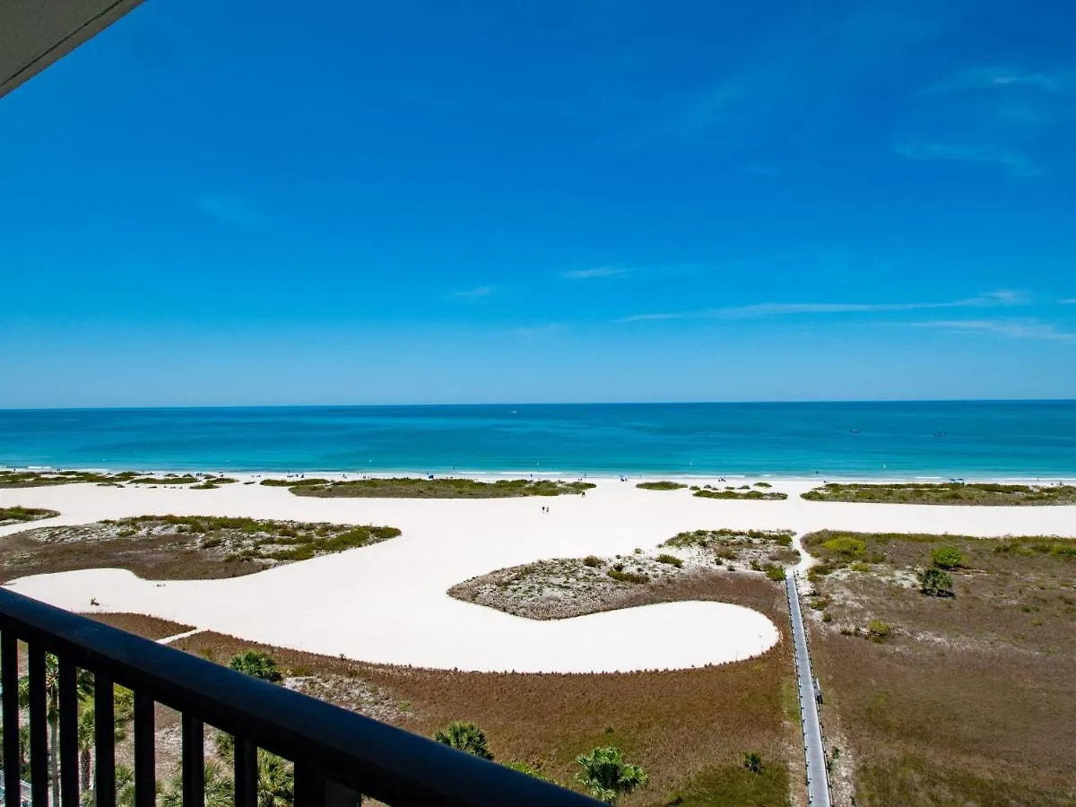 Landmark Towers II 1001 Beautiful Beachfront Condo - One Month Minimum Клеруотер-Бич